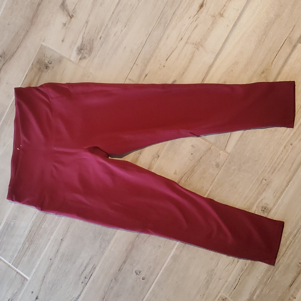Head Berry Cropped Leggings Training Tights sz Medium Athleisure Athletic Sporty